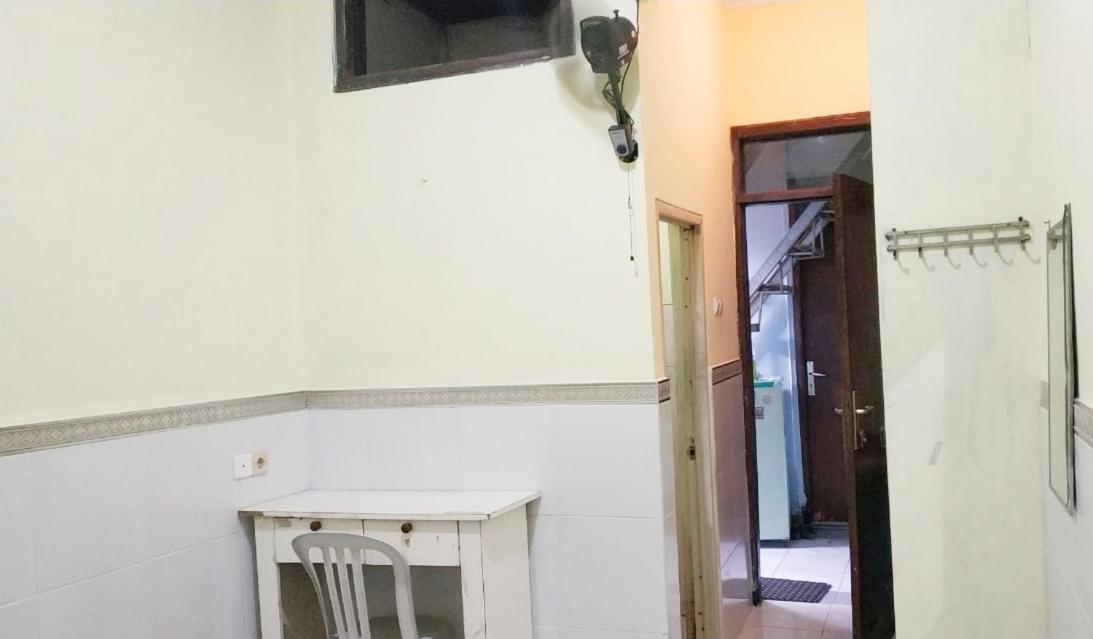 D'Kost Ketintang Hotel Сурабая Екстериор снимка