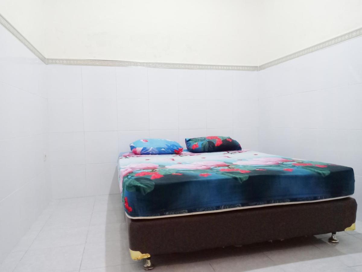 D'Kost Ketintang Hotel Сурабая Екстериор снимка