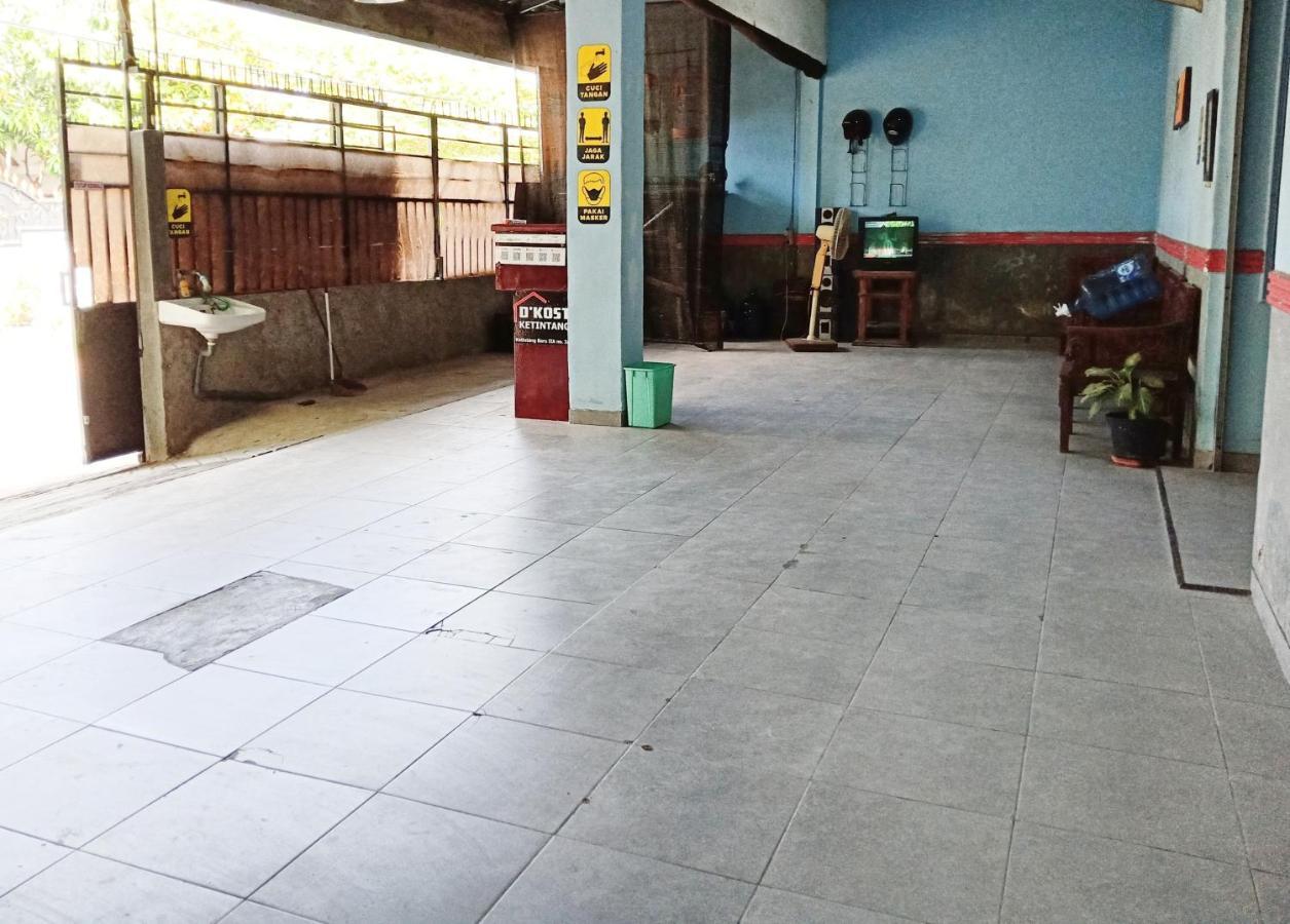 D'Kost Ketintang Hotel Сурабая Екстериор снимка