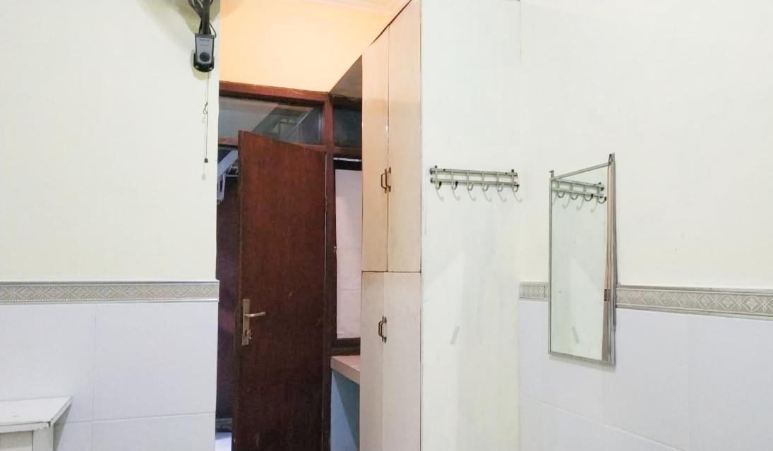 D'Kost Ketintang Hotel Сурабая Екстериор снимка