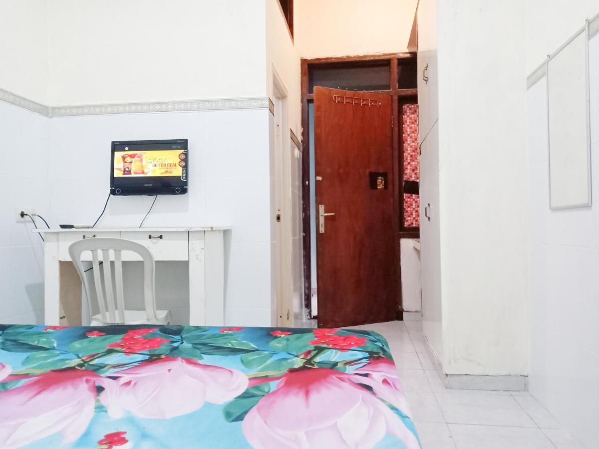 D'Kost Ketintang Hotel Сурабая Екстериор снимка
